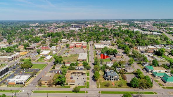 Office For Sale: 2303 13th St, Tuscaloosa, AL 35401